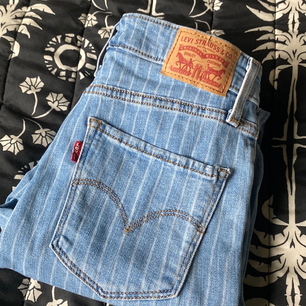 Levi’s High Rise Skinny Jean